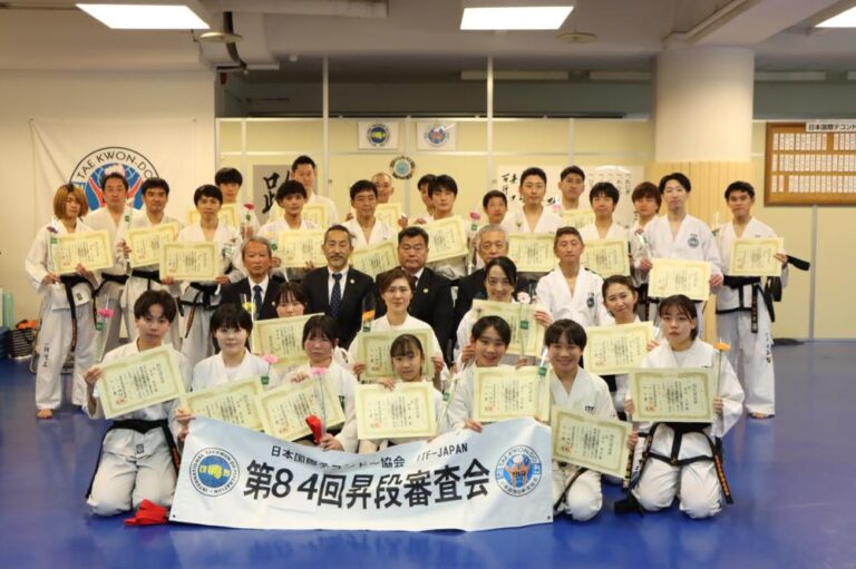 昭和レトロ★1968年 協同組合連合会 たばこ陳列競技会 入賞 受賞 トロフィー 昭和レトロ☆1968年 協同組合連合会 たばこ陳列競技会 入賞 受賞